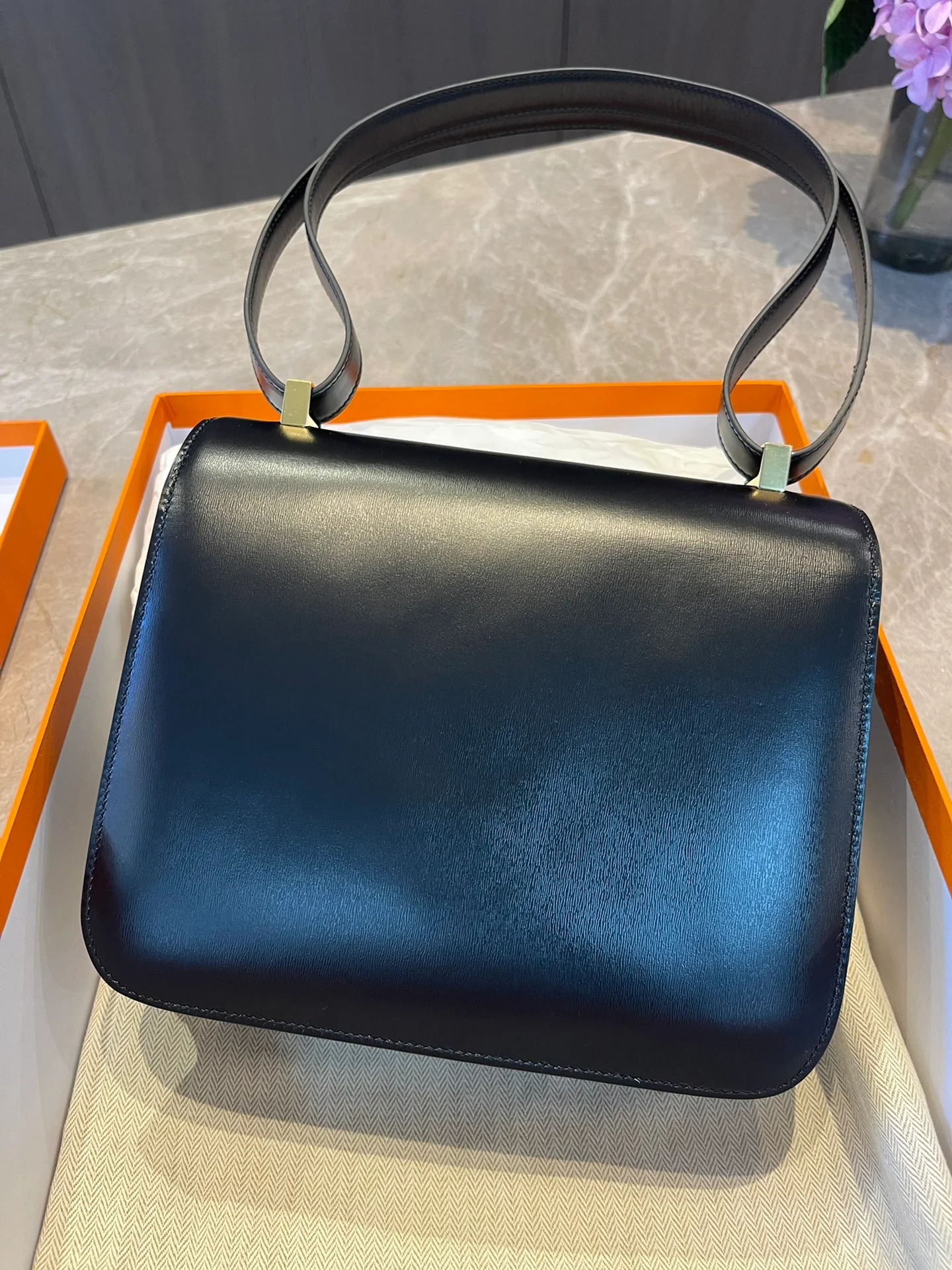 Коробочка Hermes Constance 24 - черная с золотой пряжкой