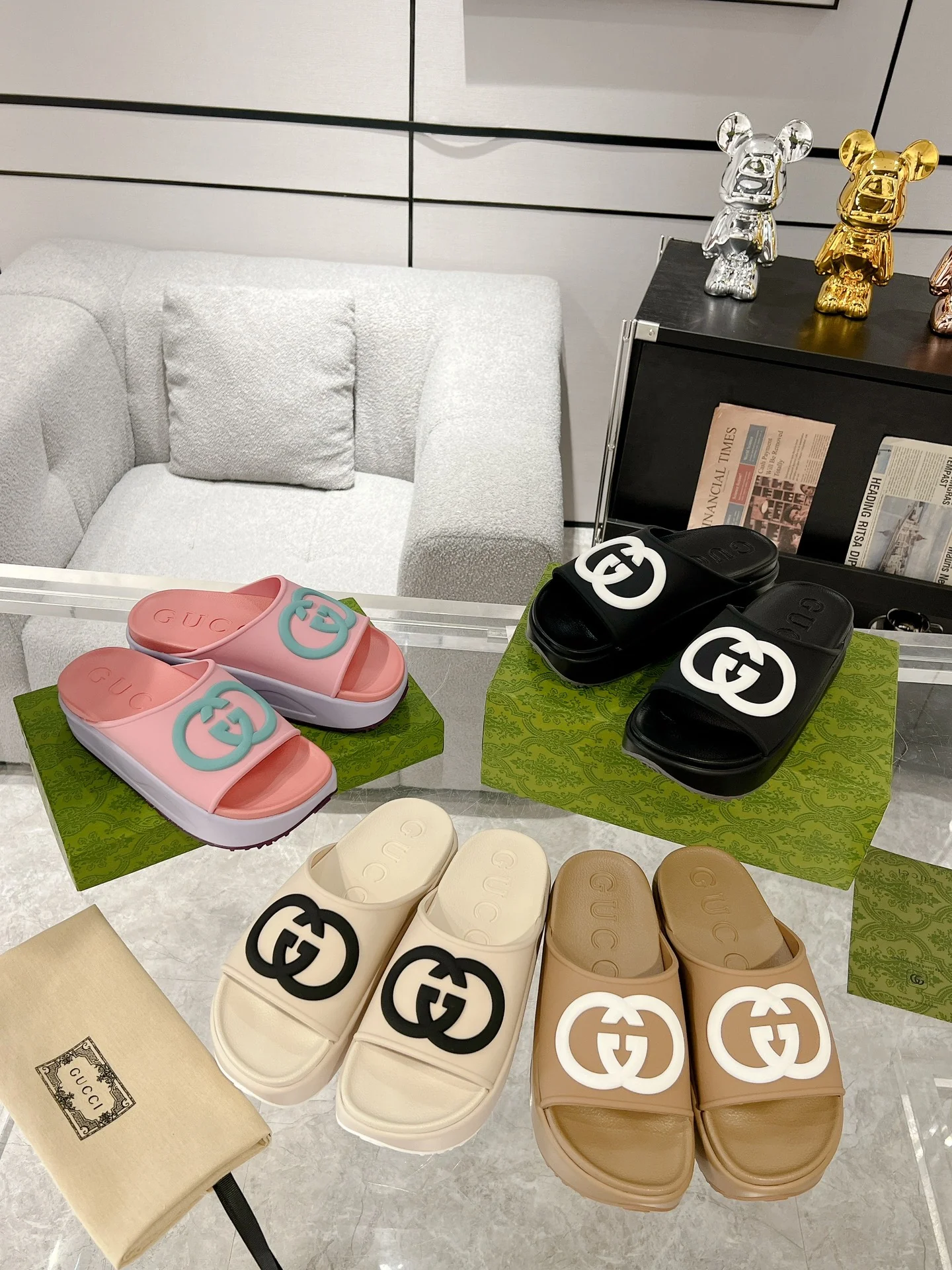 Новинка сезона весна/лето 2023 от Gucci - Пляжные сандалии на платформе - Унисекс - Розовые