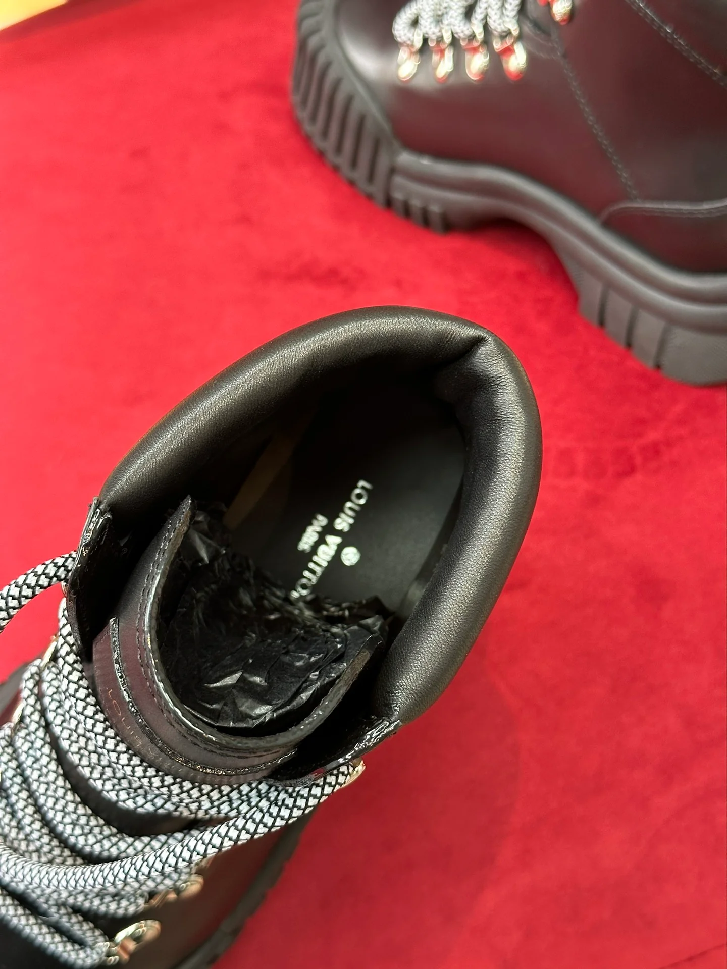 LV - Новинка сезона осень/зима 2022 - Ботильоны Ruby - Черные