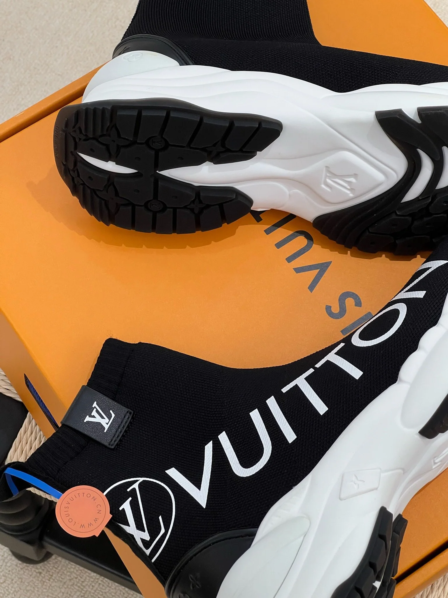 LV - Ботинки-носки с буквенным узором