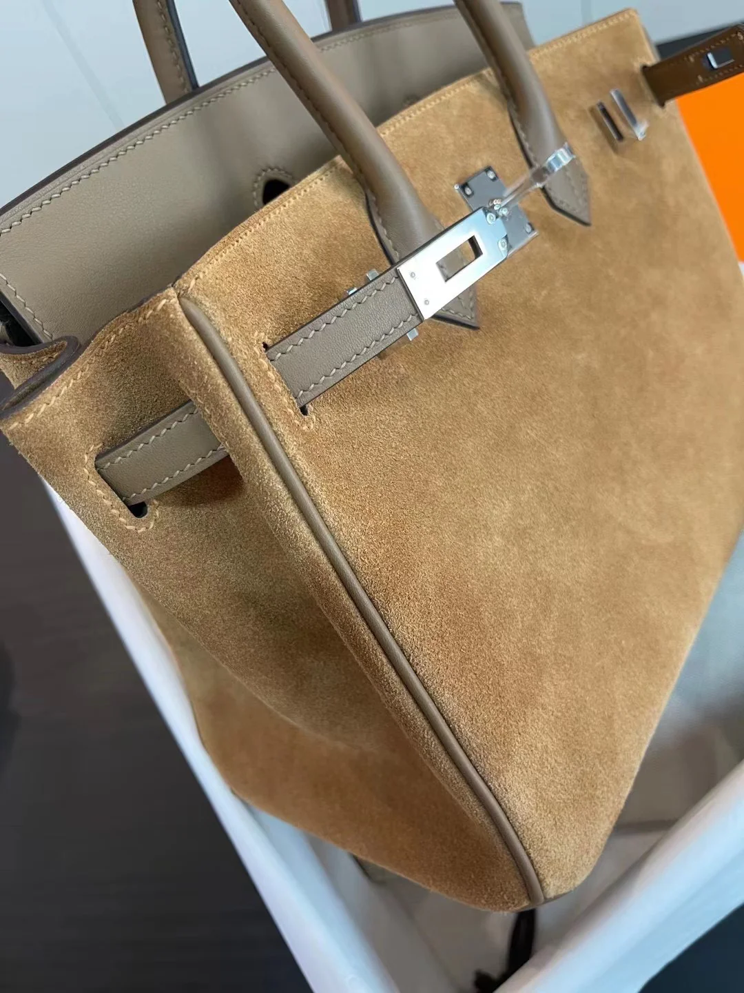 Сумка Hermes Birkin 25 Teddy Bear из замши с серебряной пряжкой и гравировкой.