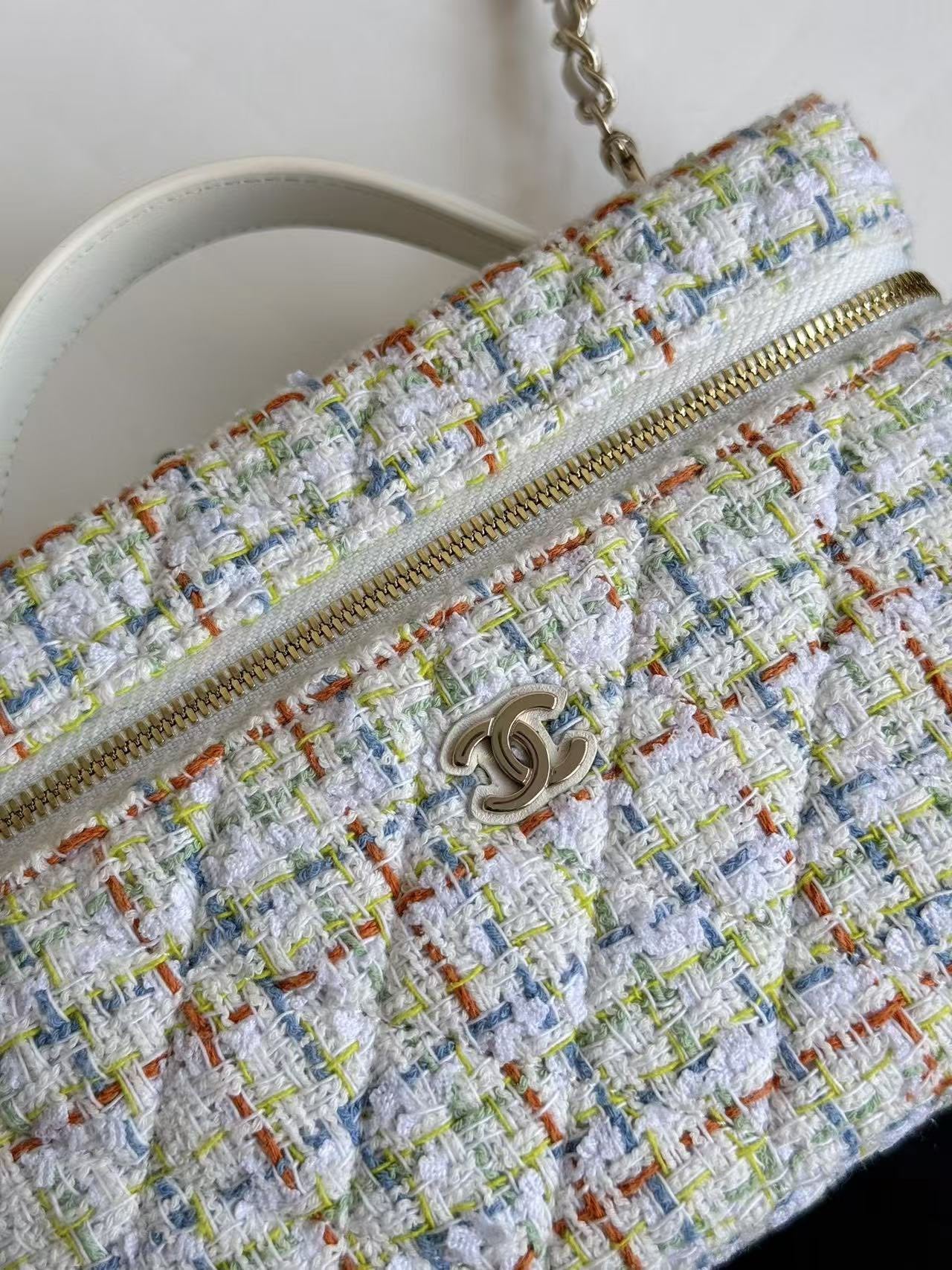 Бланш-сумка Chanel-LP из твида, белая.