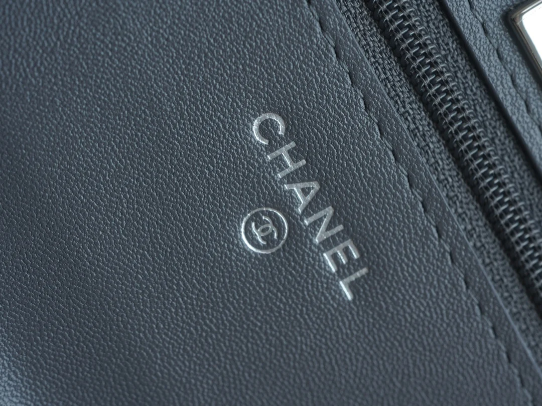 Chanel - Новая гармошка с ручкой, украшенной стразами - Серая