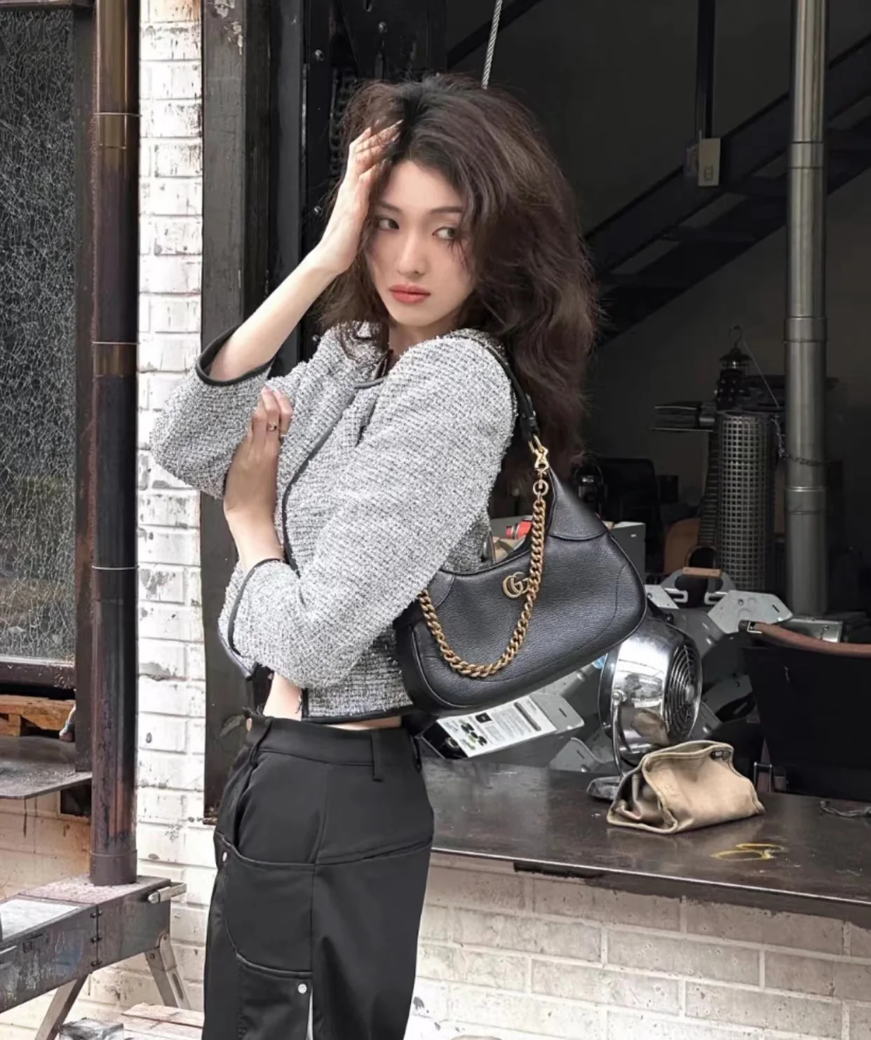 Сумка Gucci на цепочке через плечо - черная