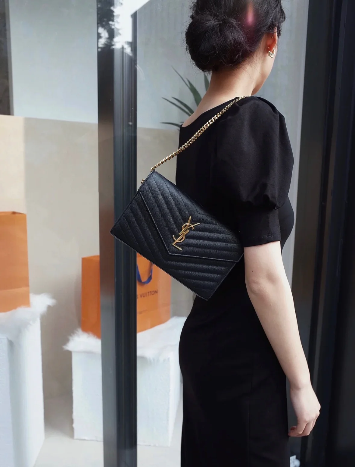 YSL Monogram Caviar WOC - черный с золотой фурнитурой - 22 см