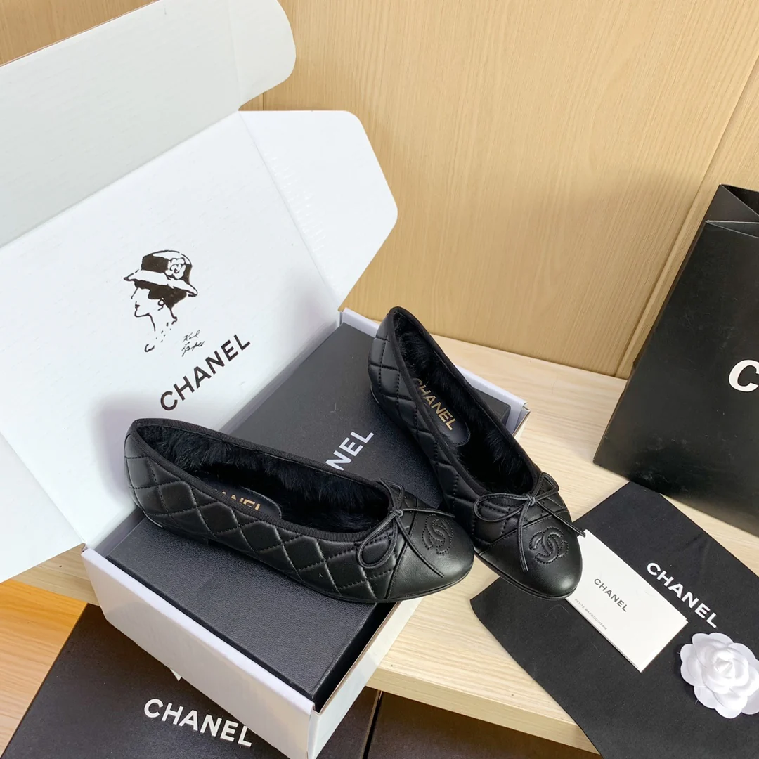 Chanel - Классические балетки - Вариант с кроличьим мехом - Черный с ромбовидным узором