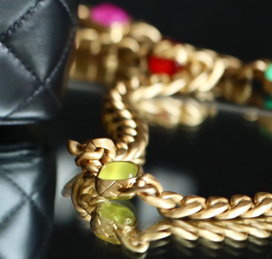 Сумка Chanel CF с клапаном и цепочкой с драгоценным камнем