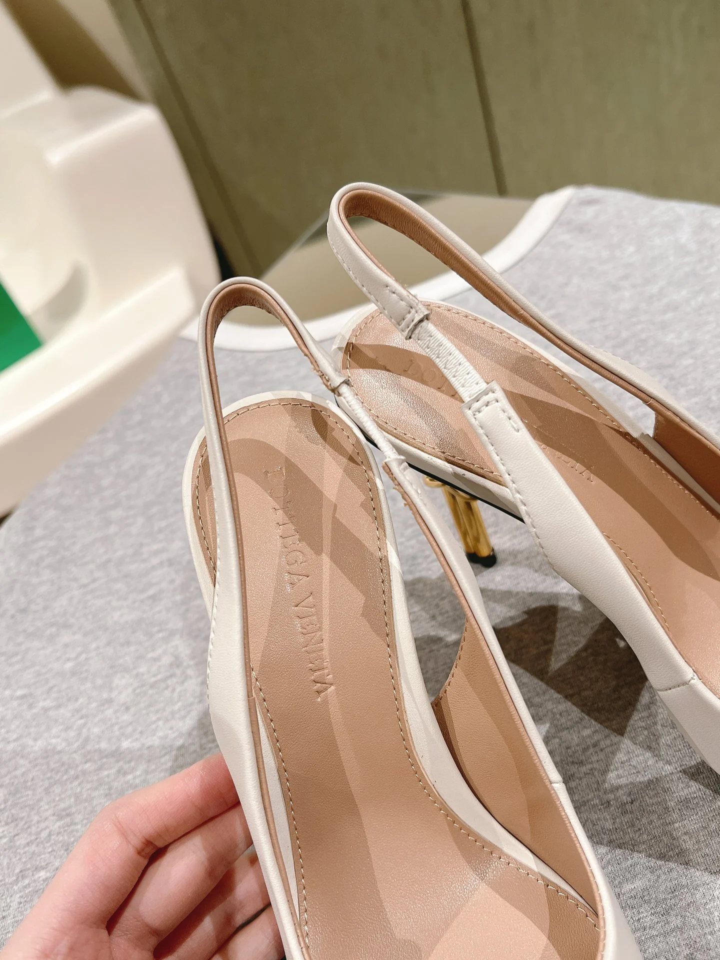 BV-2024 Металлизированные вязаные туфли на высоком каблуке - белые