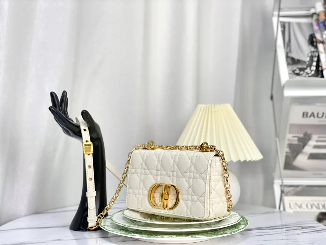 Сумка Dior Caro — белая телячья кожа — маленький размер