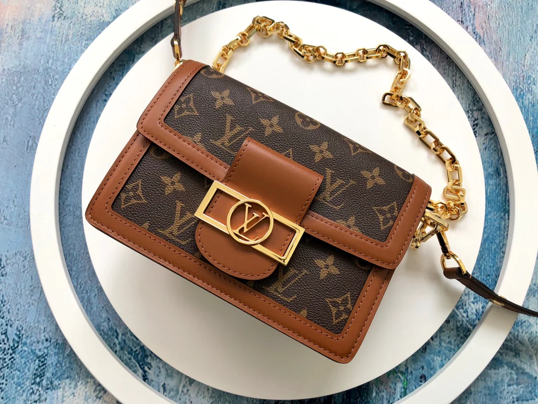 m43392-LV-dauphine-messenger bag-small