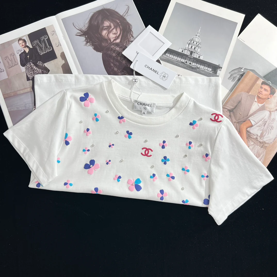 Chanel 2403 - Высококачественная работа, узор из пайеток в виде четырехлистного клевера, художественная хлопковая футболка с круглым вырезом - белая