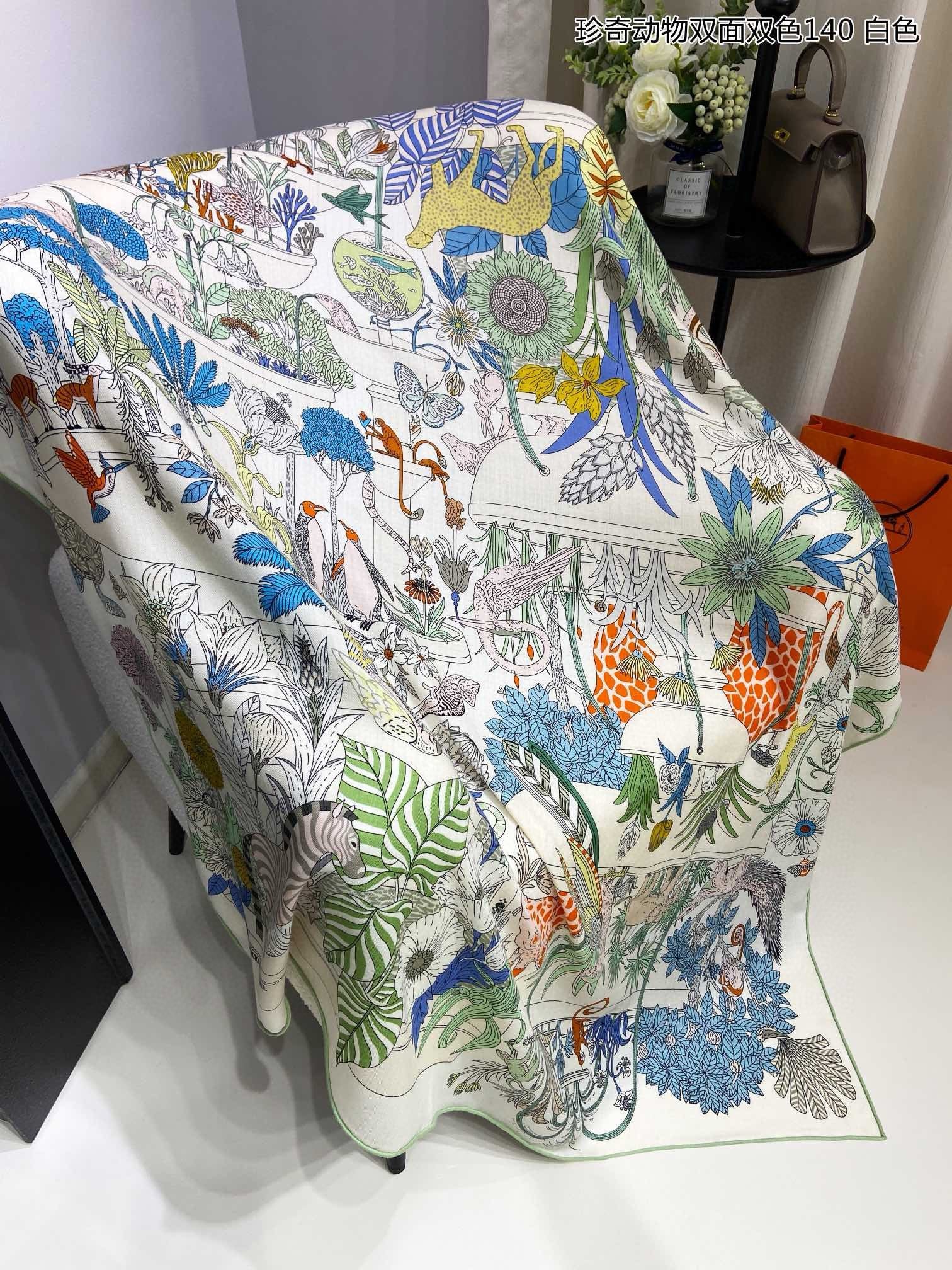 Большой носовой платок Hermes с изображением экзотического животного - 140-140