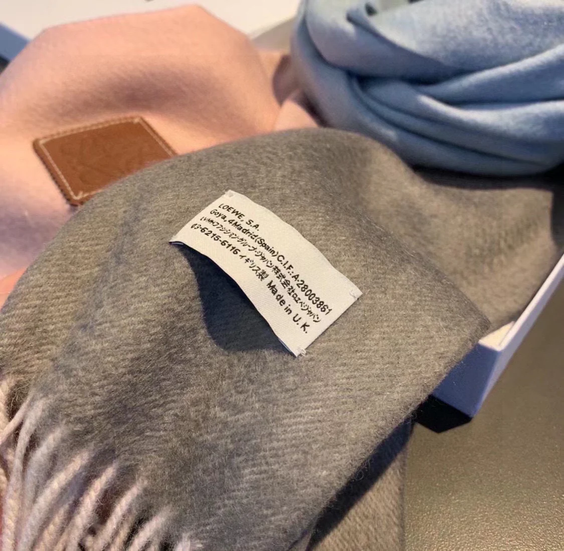 Lolwei - Шарф с кисточками ?Водяная рябь? - Розовый