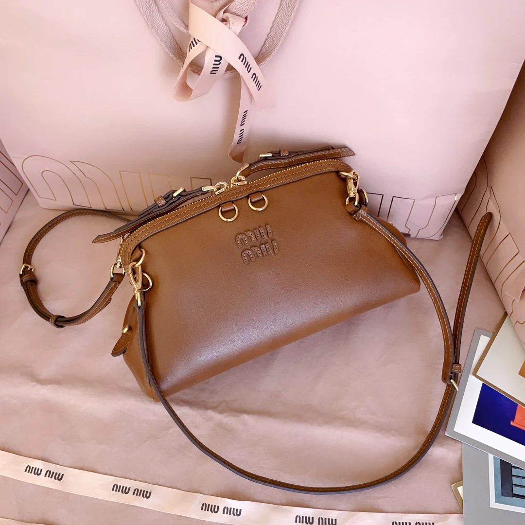 Рюкзак Miu Miu 5bf131 Shell Backpack - коричневый