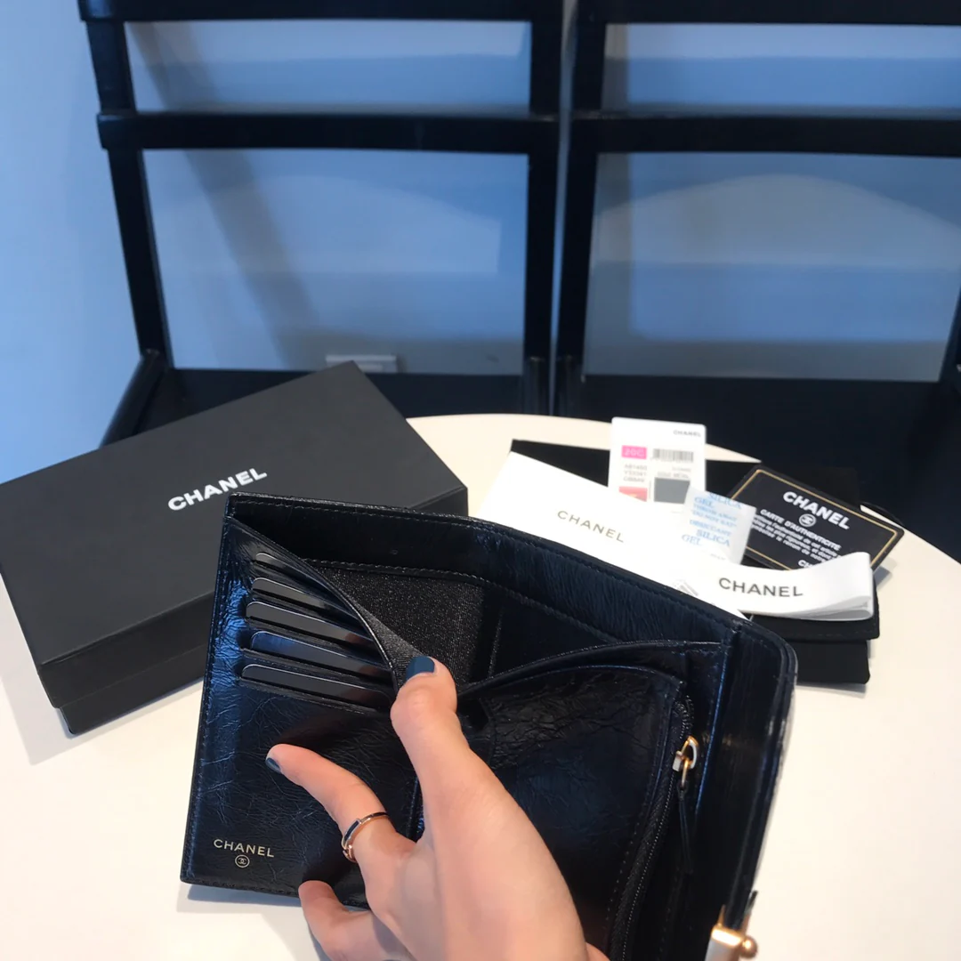 Chanel - Винтажный трехсекционный кошелек из вощеной кожи