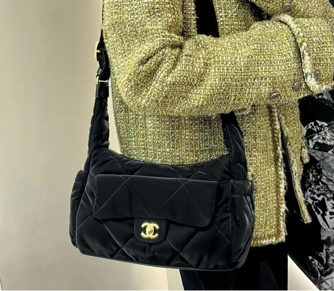 Chanel Grandsac Bowling Black