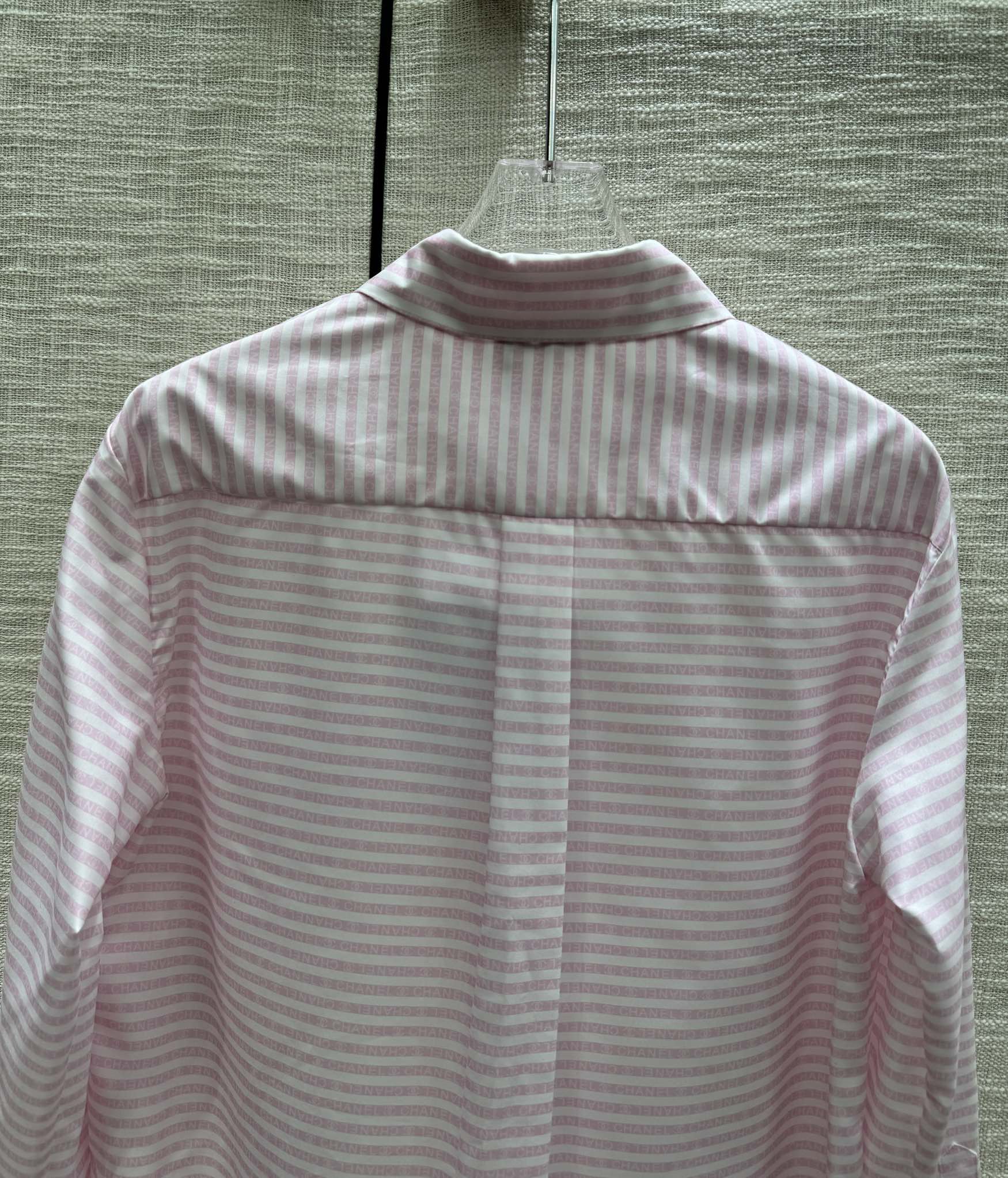 Рубашка Chanel 2403 с длинными рукавами и воротником, расшитым пайетками - розовая