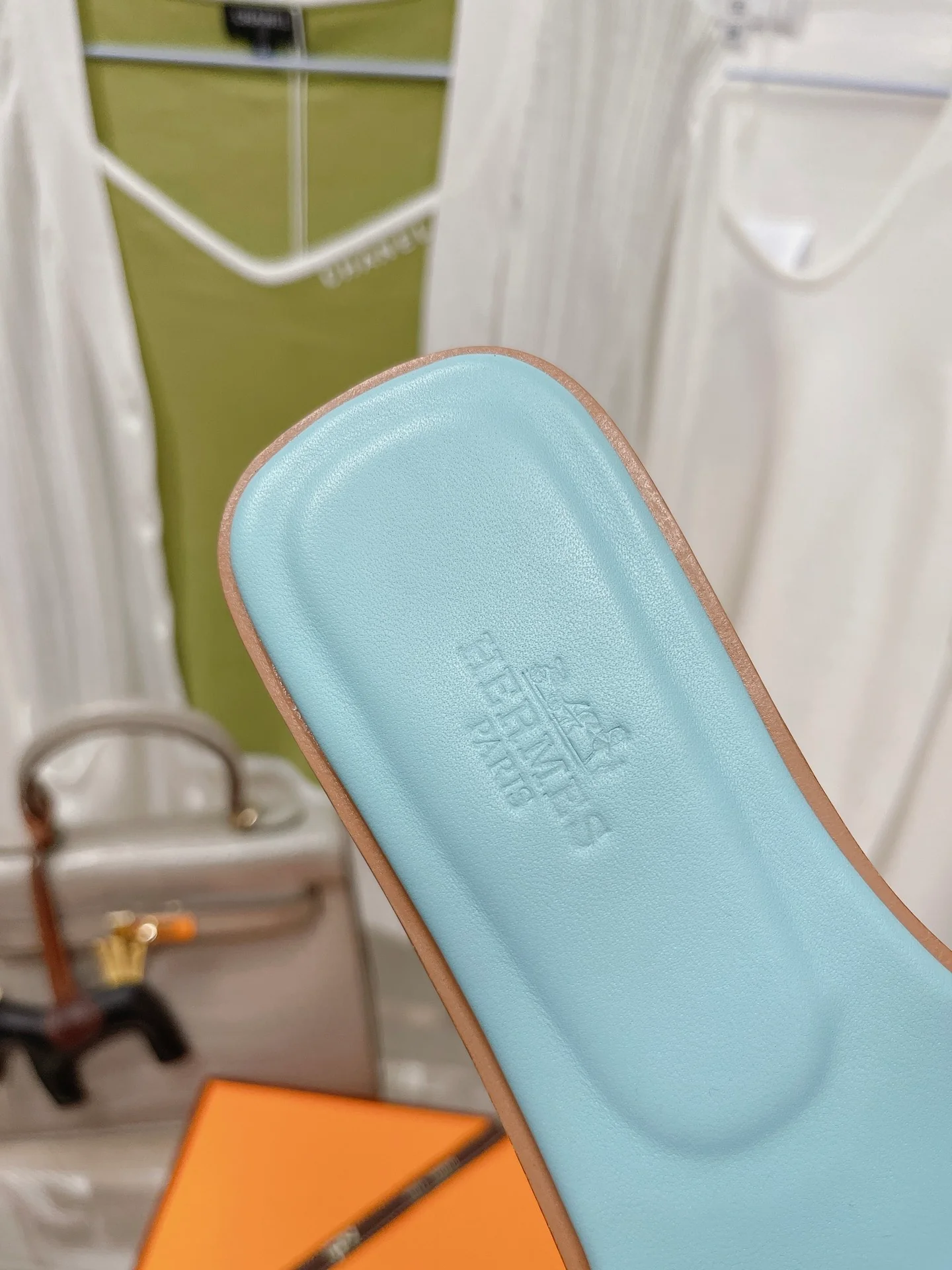 Новинка 2022 года от Hermes - Итальянские тапочки из оленьих рогов - Оранжево-синие