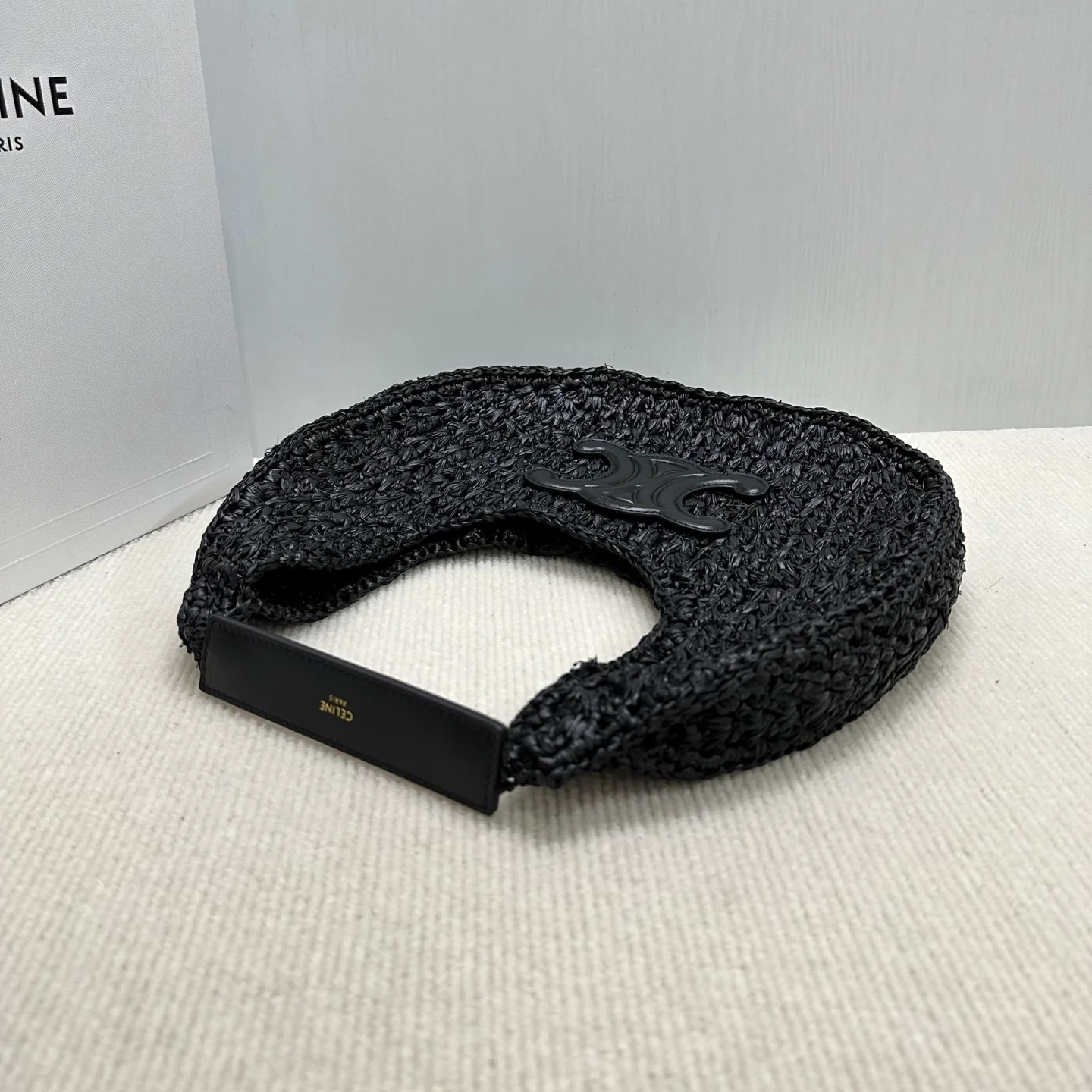 Соломенная сумка-хобо Celine - черная