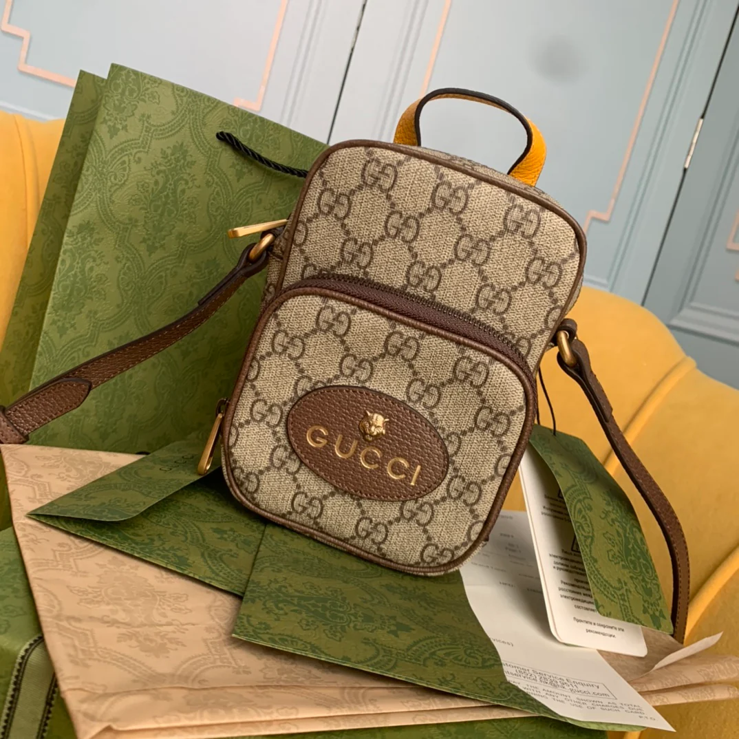 Сумка для телефона Gucci с головой тигра