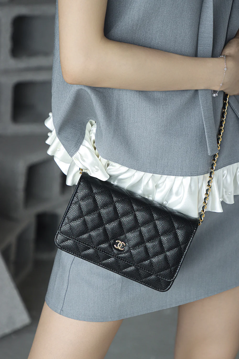 Сумка-кошелек Chanel на цепочке Lucky Bag - с черной пряжкой