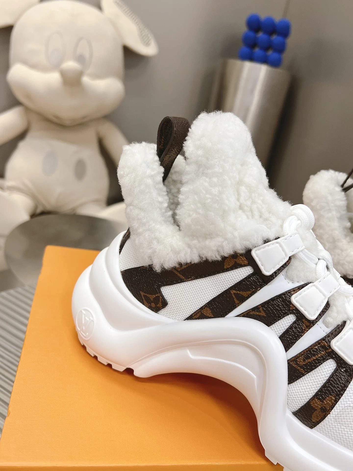 LV - Массивные туфли из шелковой кожи - Бело-коричневые