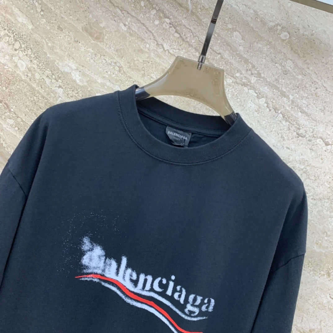 Футболка Balenciaga 2403 Melting Coke Print свободного кроя с коротким рукавом - унисекс - черная