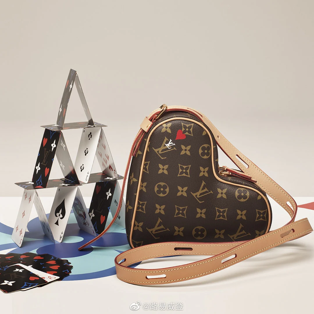 lv-m57456-cur-handbag material