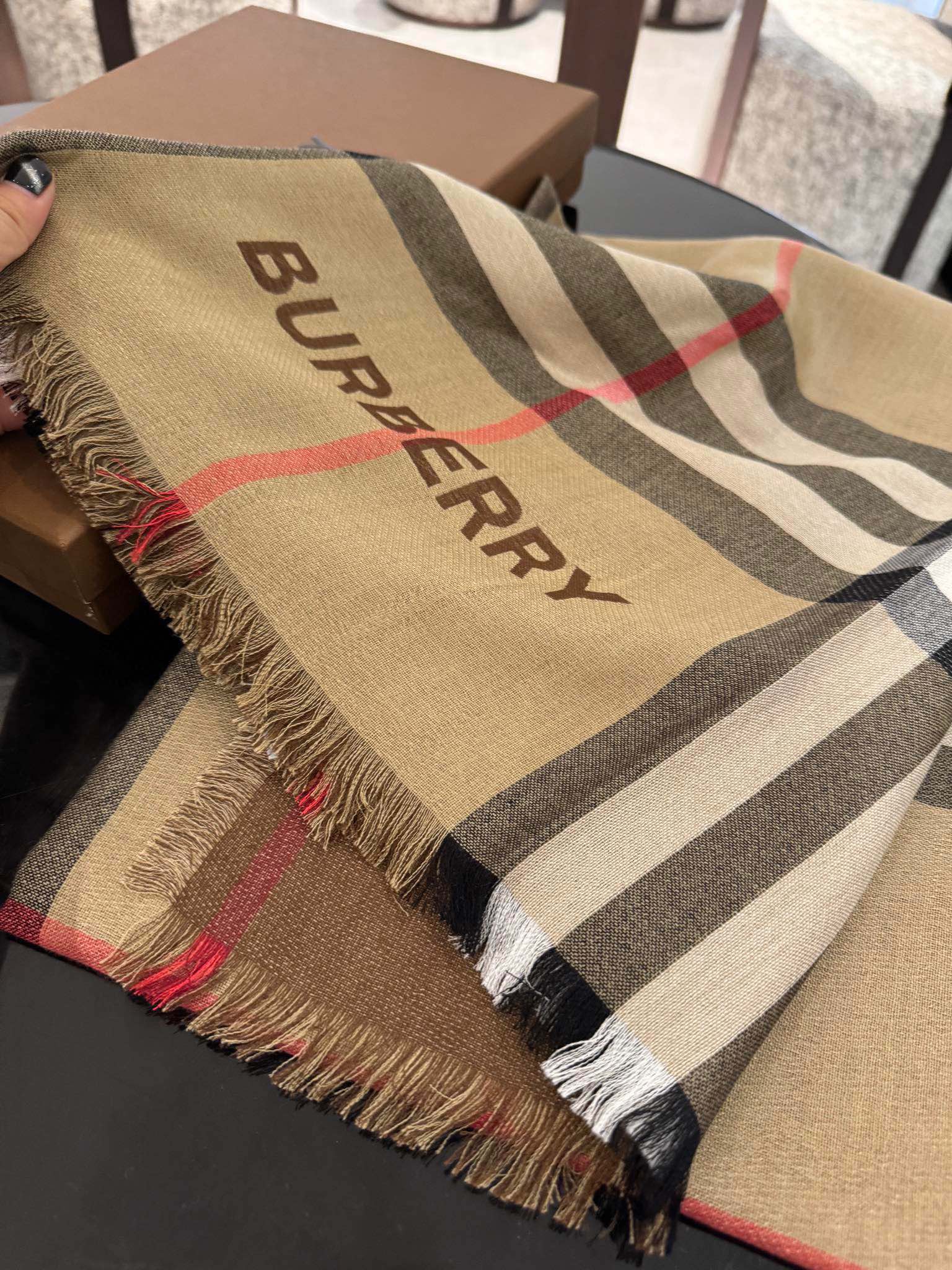 Шелково-кашемировый шарф Burberry в клетку, 2024 год - 220-70