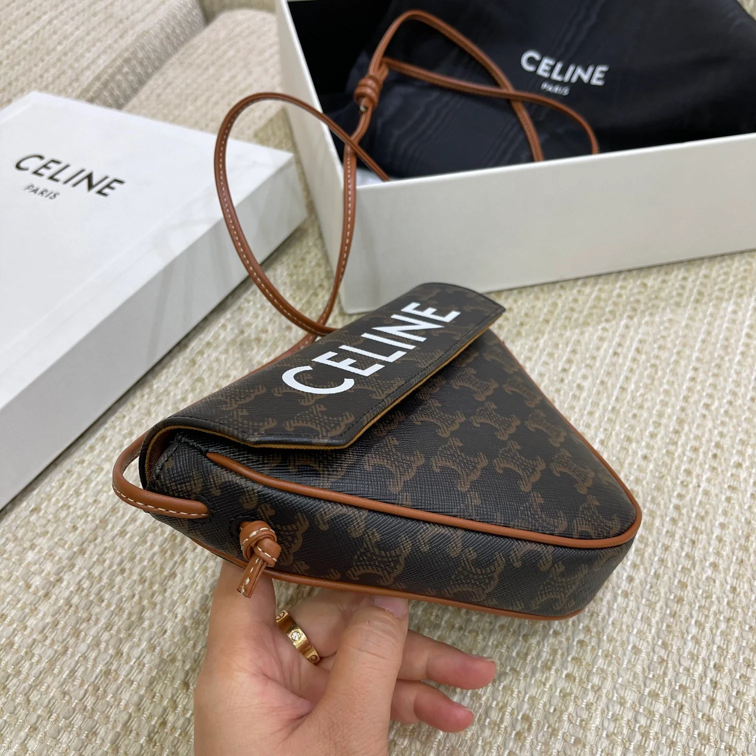 Треугольная сумка с монограммой Celine Arc de Triomphe