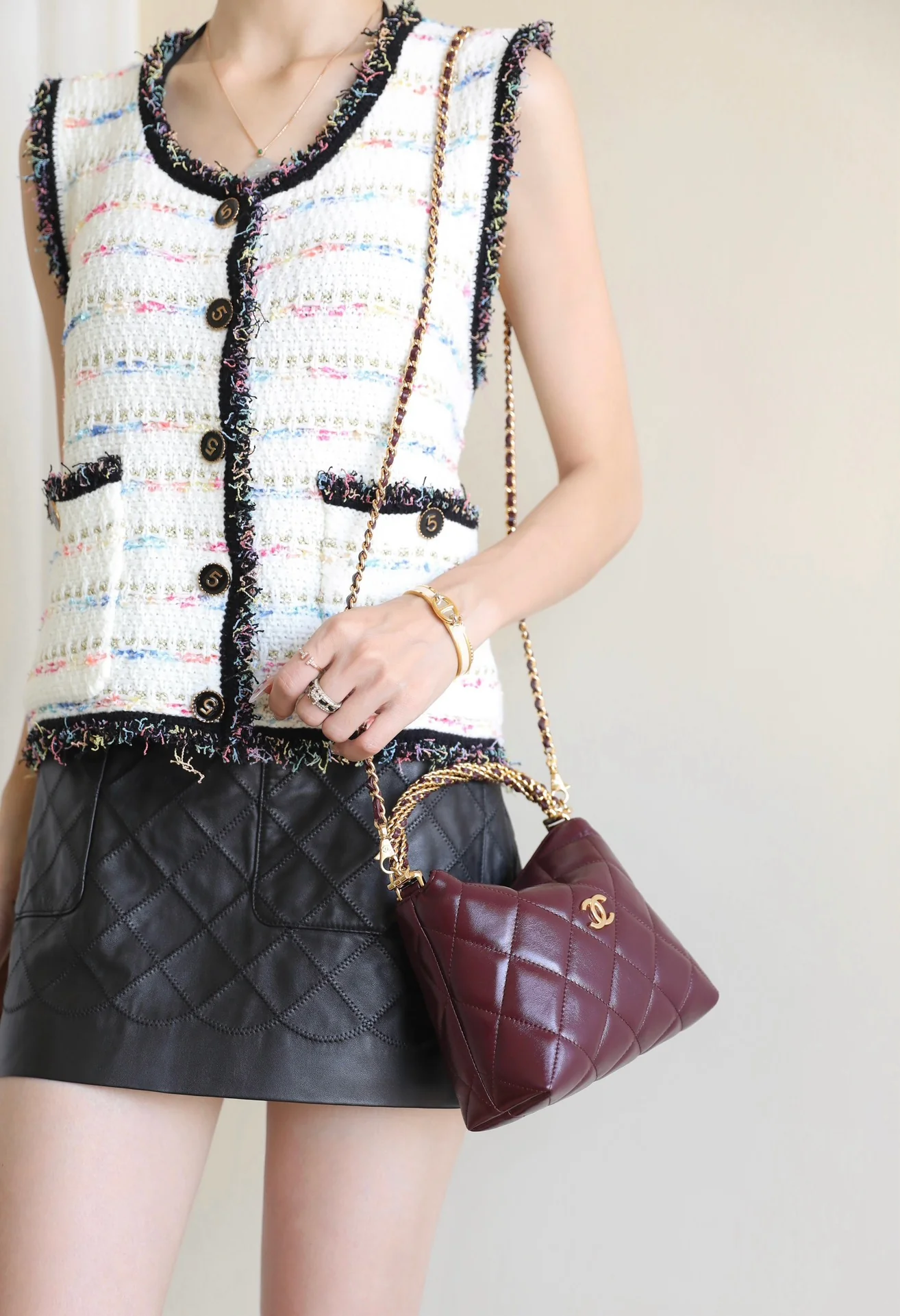 Сумка-хобо Chanel с витой ручкой - бордовая