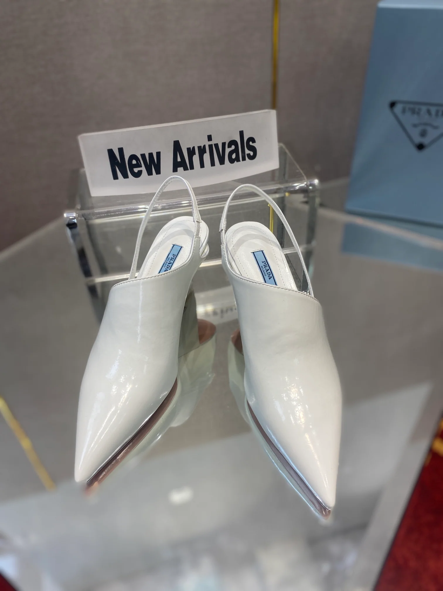 Туфли Prada - туфли Prada с острым носком на низком каблуке