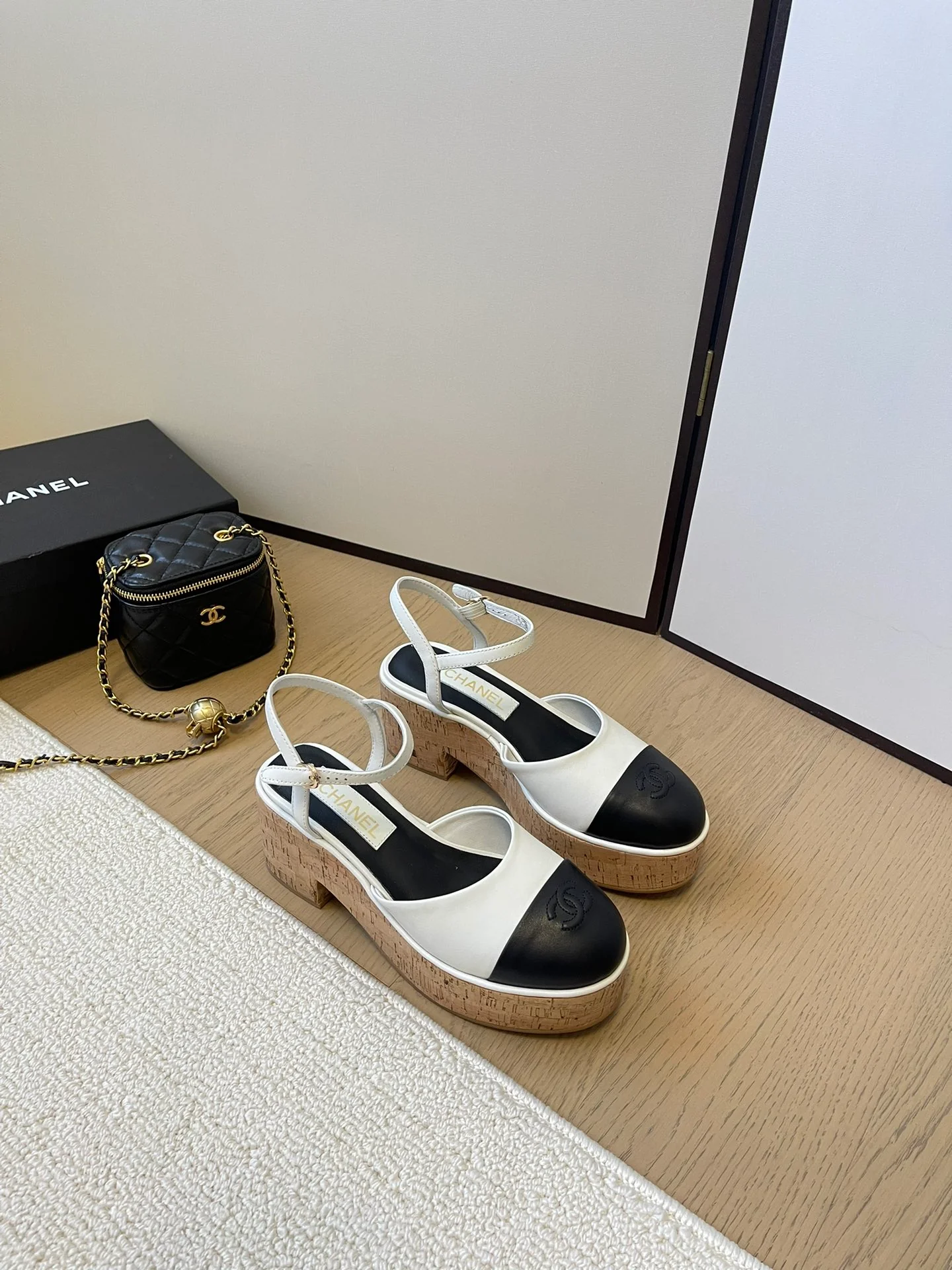 Туфли на платформе Chanel 2024 — белые