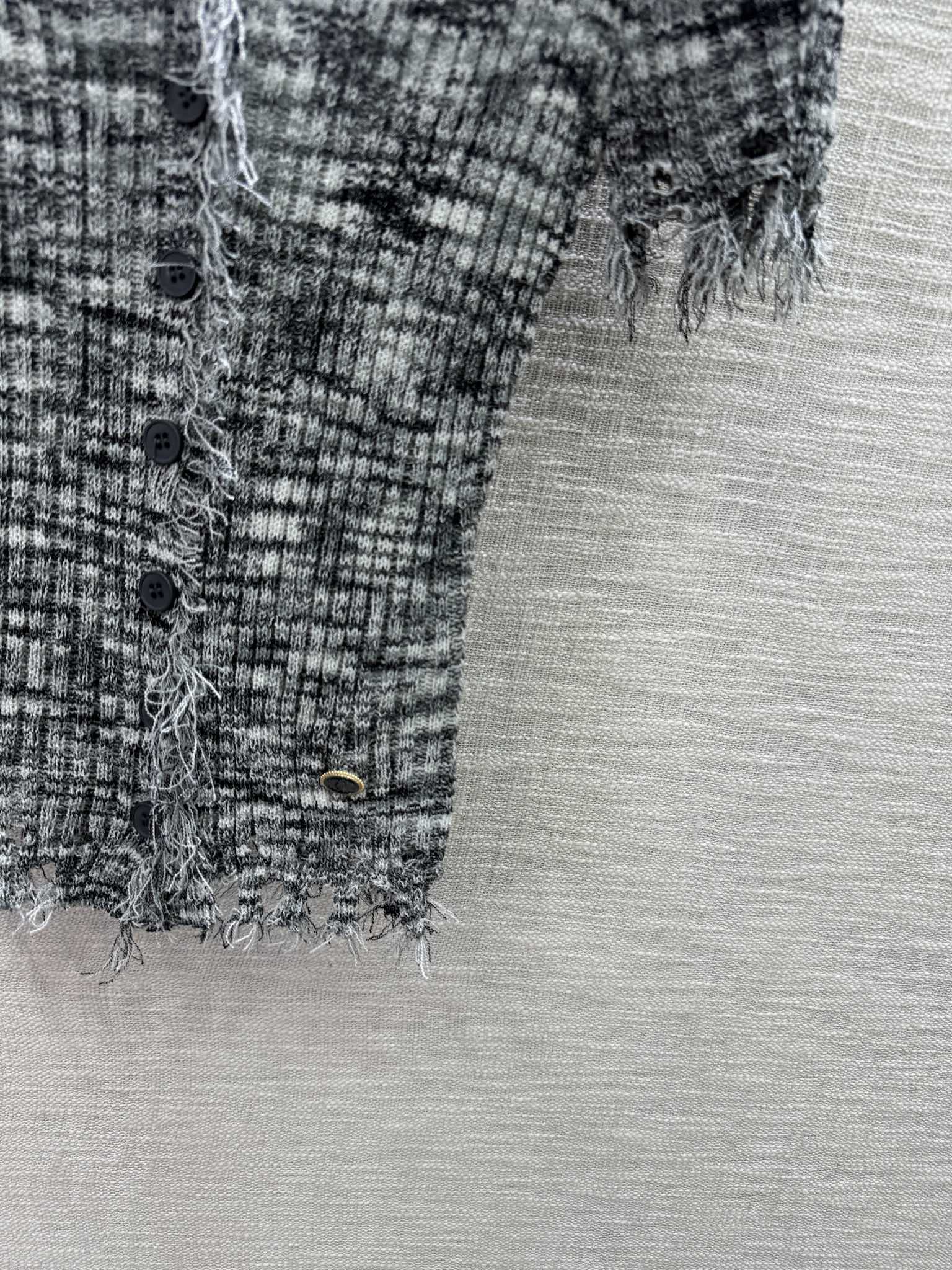 Chanel 2404 - Вязаный кардиган с короткими рукавами и бахромой - Абрикосовый - Черный