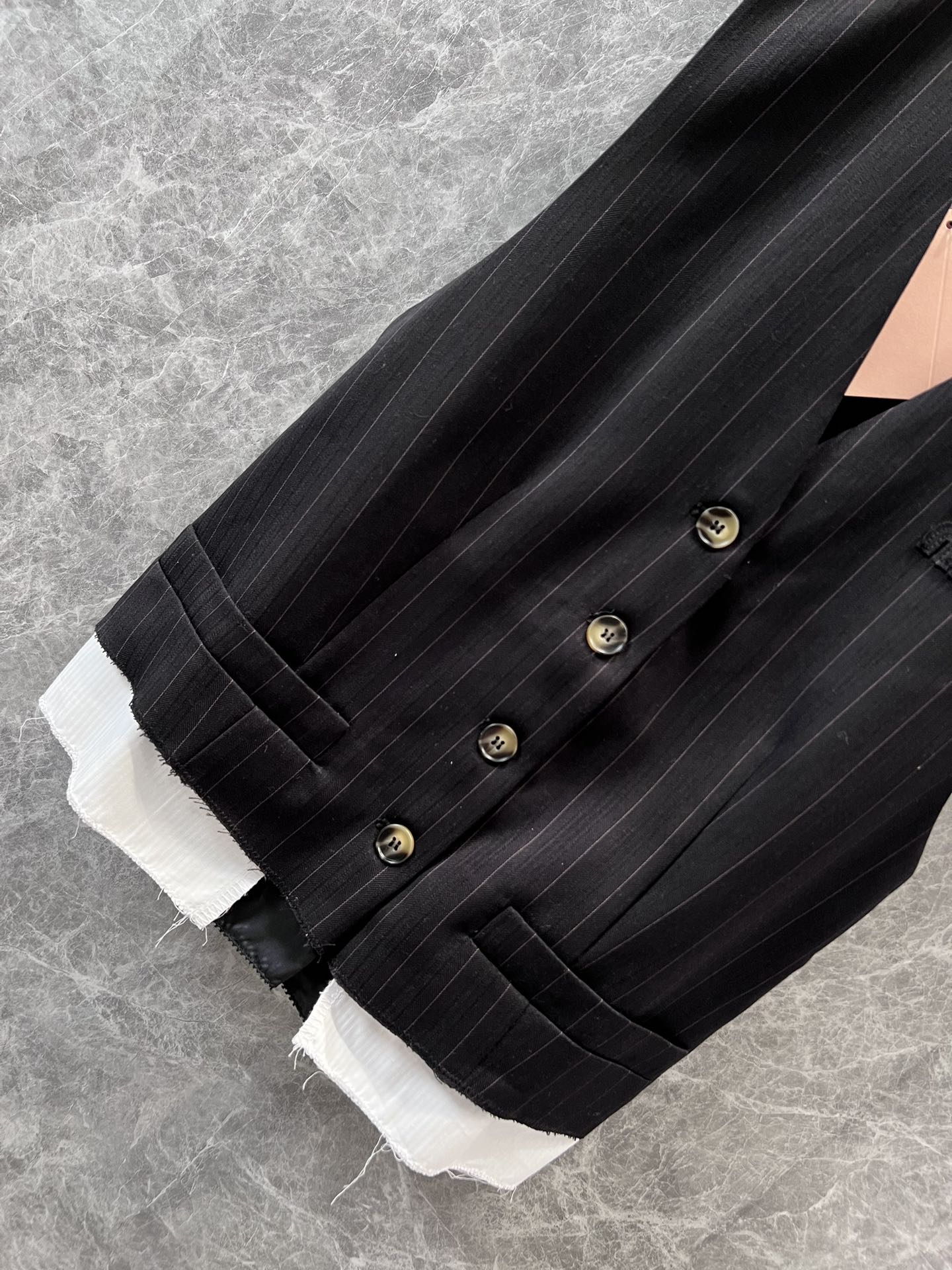 Miu Miu - 2404 - Новинка сезона Весна/Лето - Жилет-юбка в вертикальную полоску - Черный