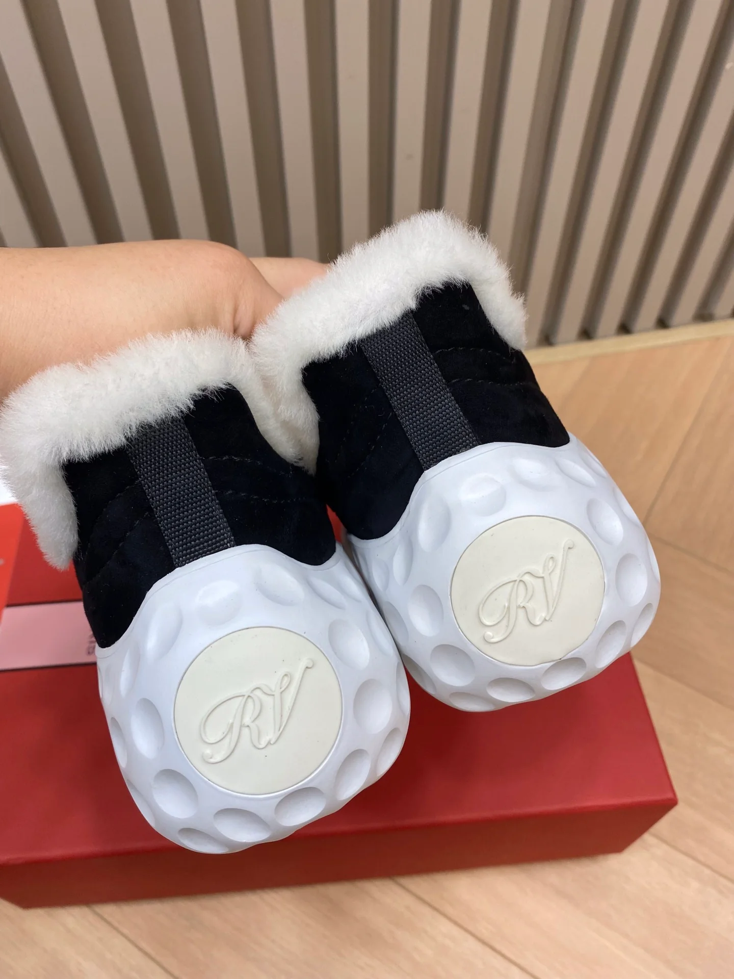 Обувь RV - Новинки сезона осень/зима 2022 - Спортивная и повседневная обувь