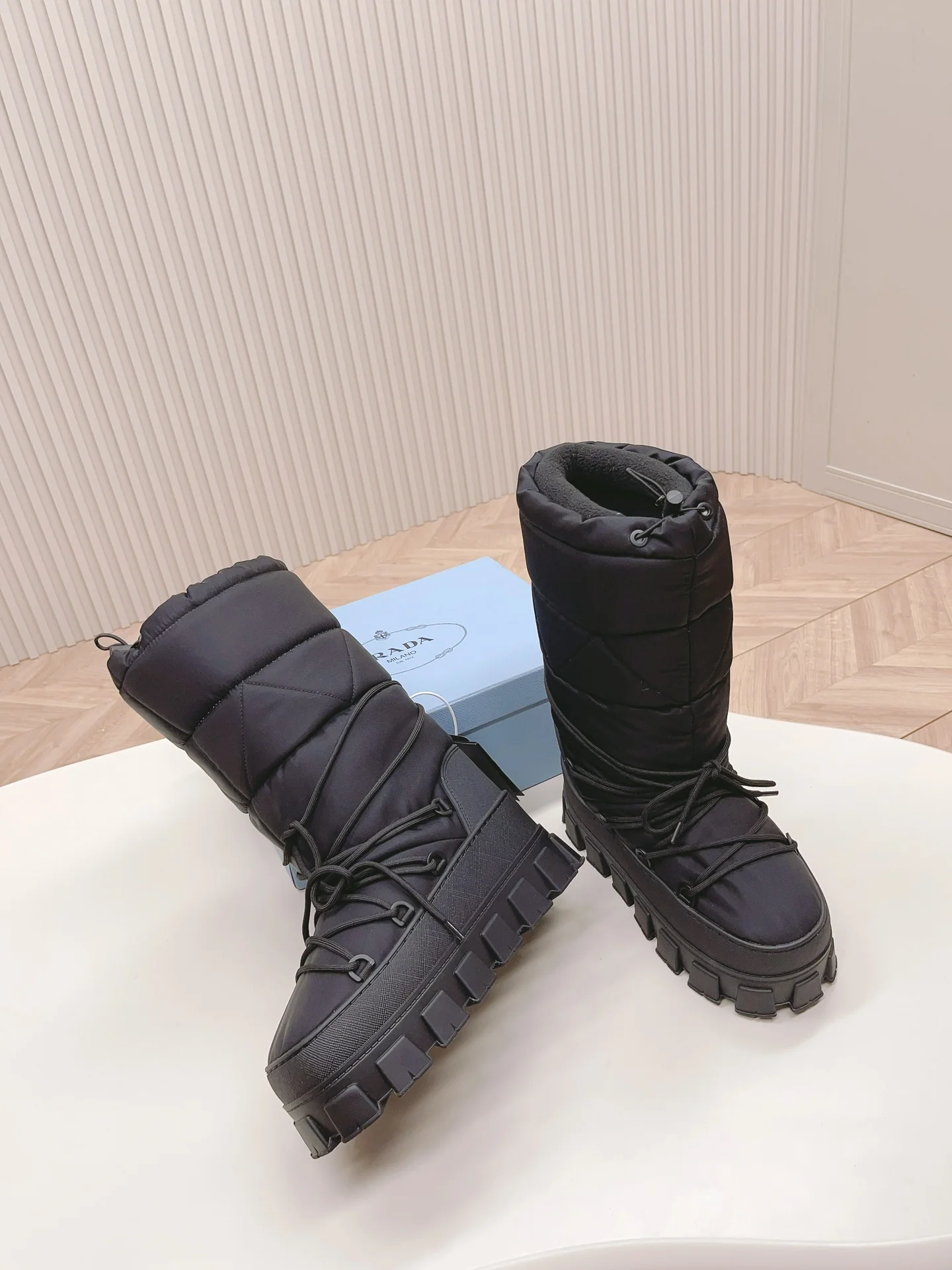 Снежные ботинки Prada 2024 Space Snow Boots - черные