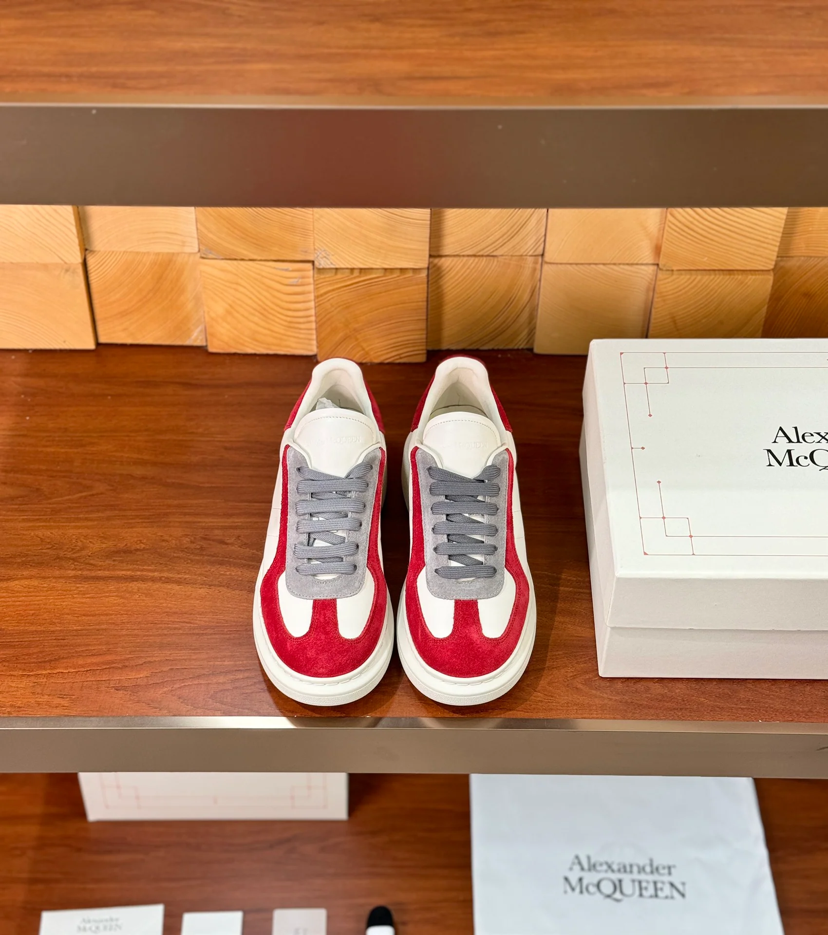 Повседневные туфли McQueen 2024 - красные