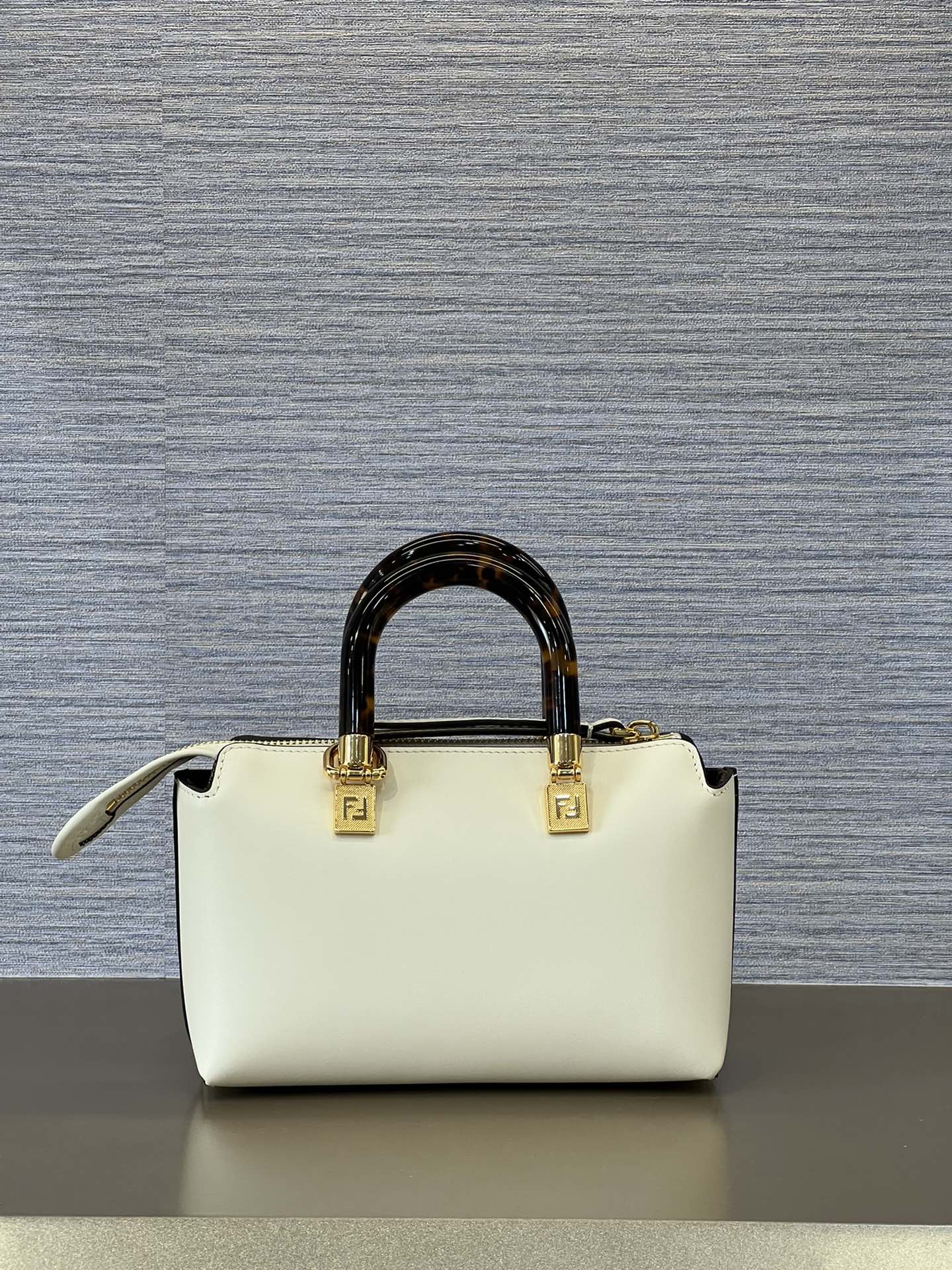 Сумка Fendi by the Way Boston - мини - белая - 1