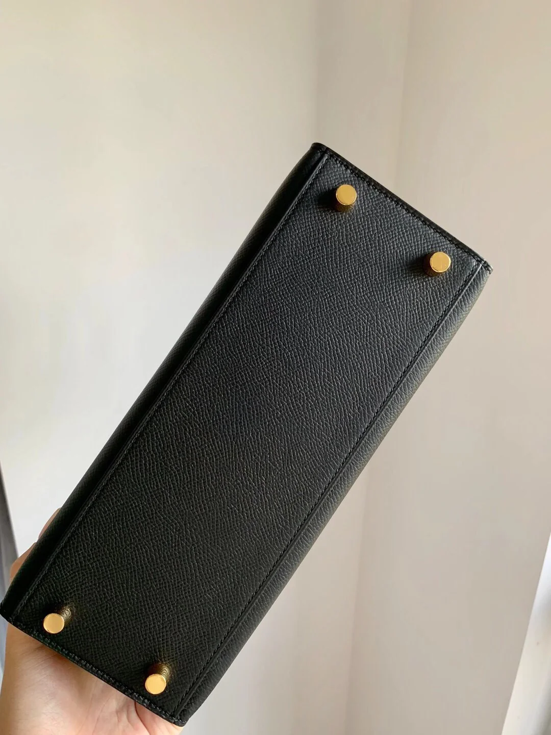 Часы Hermes Kelly 25 Epsom Black с золотой пряжкой