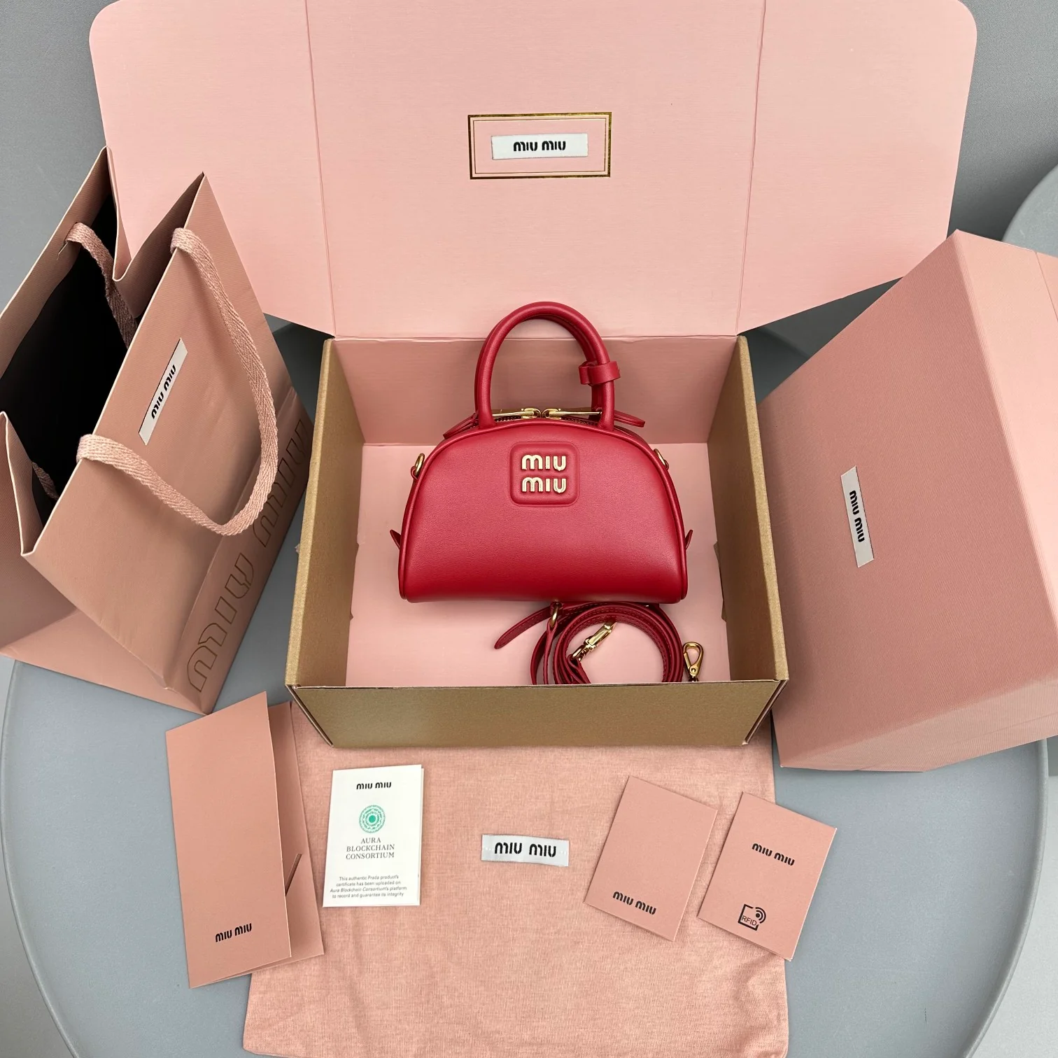 Сумка для боулинга Miu Miu - красная