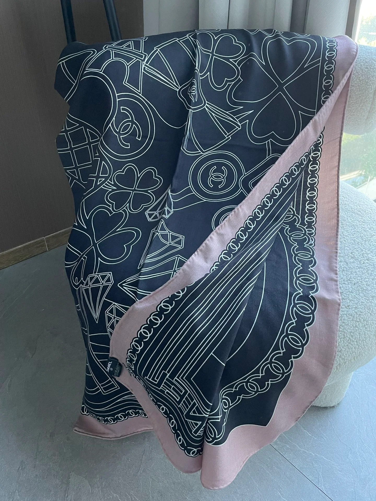 Двусторонняя шаль Chanel 140 см - 1 шт.