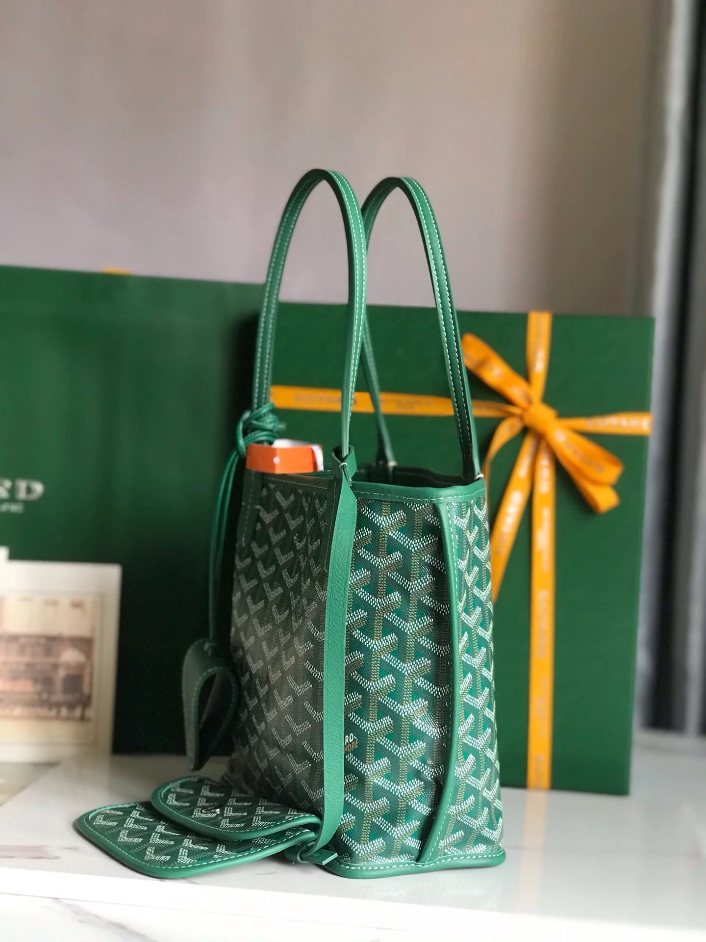 Двусторонняя сумка Goyard из телячьей кожи с узором - зеленая.