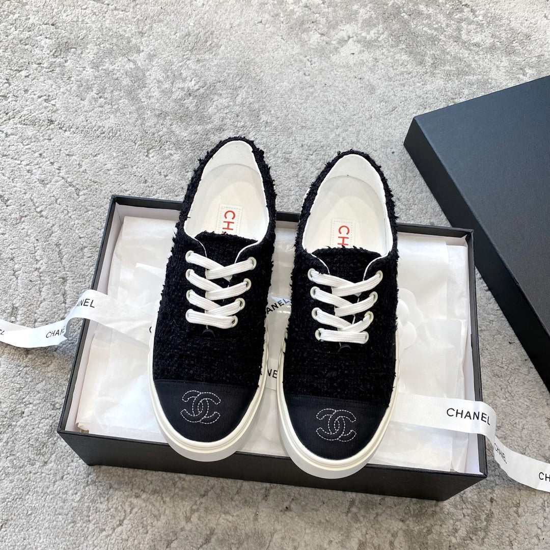 Новинка сезона весна/лето 2023 от Chanel - кеды в стиле 