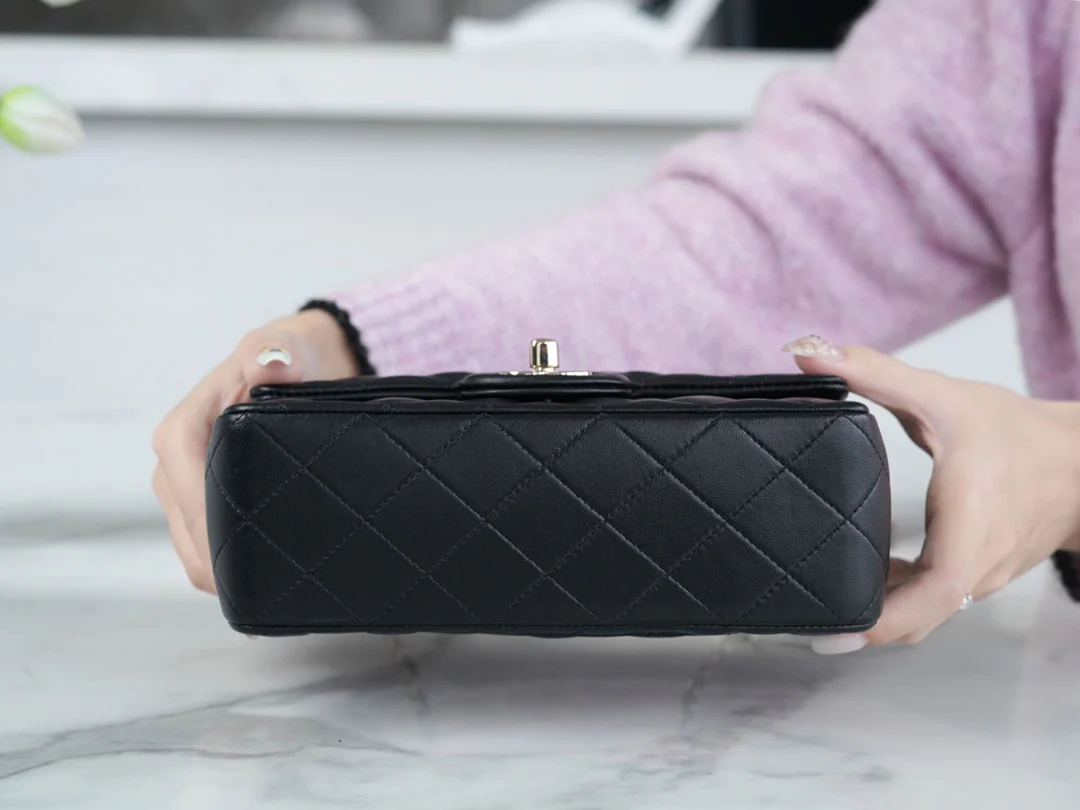 Мини-сумочка Chanel Mini CF, сумка на цепочке через плечо, черная.