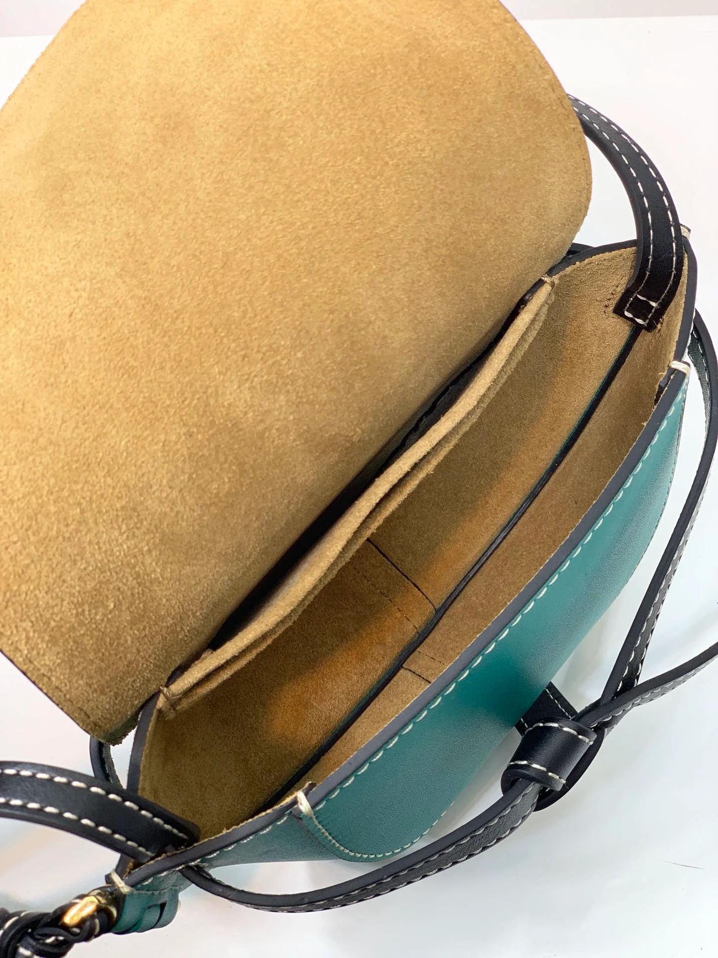 Loewe-gate-mini-21x12-5x9-5-cm