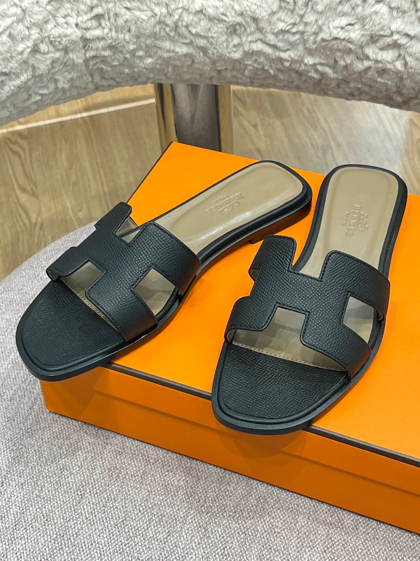 Тапочки Hermes-h на плоской подошве - серия с принтом пальмовых ветвей