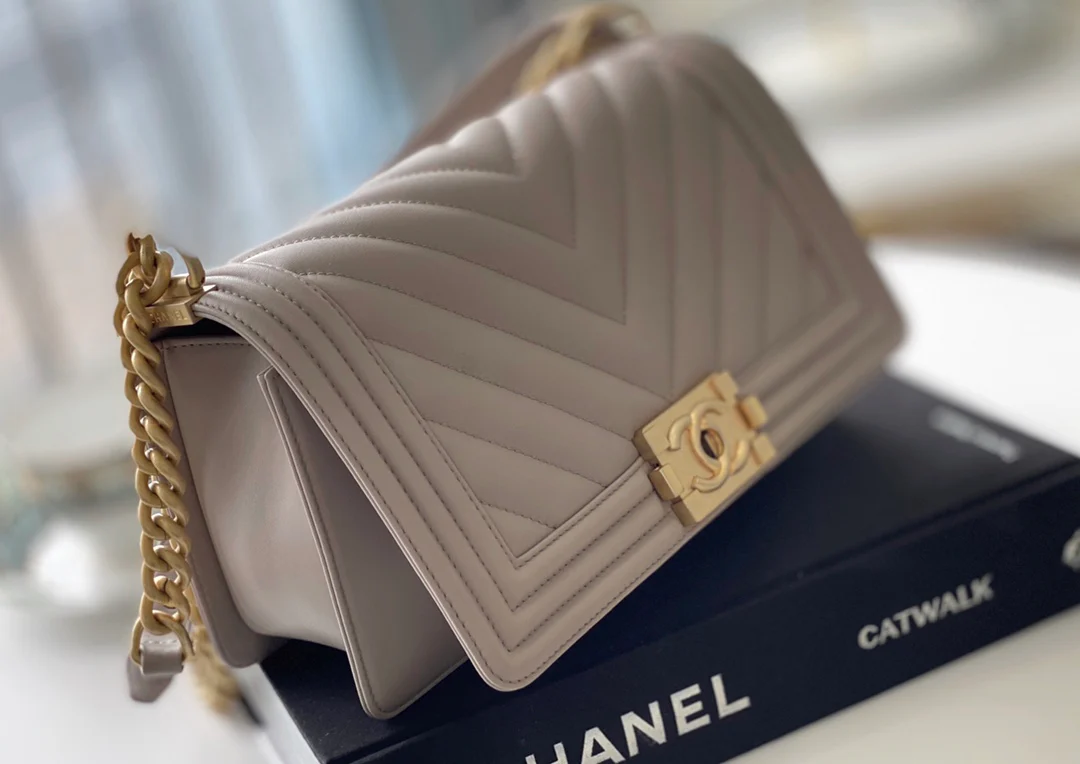 Chanel-boy-25cm-20