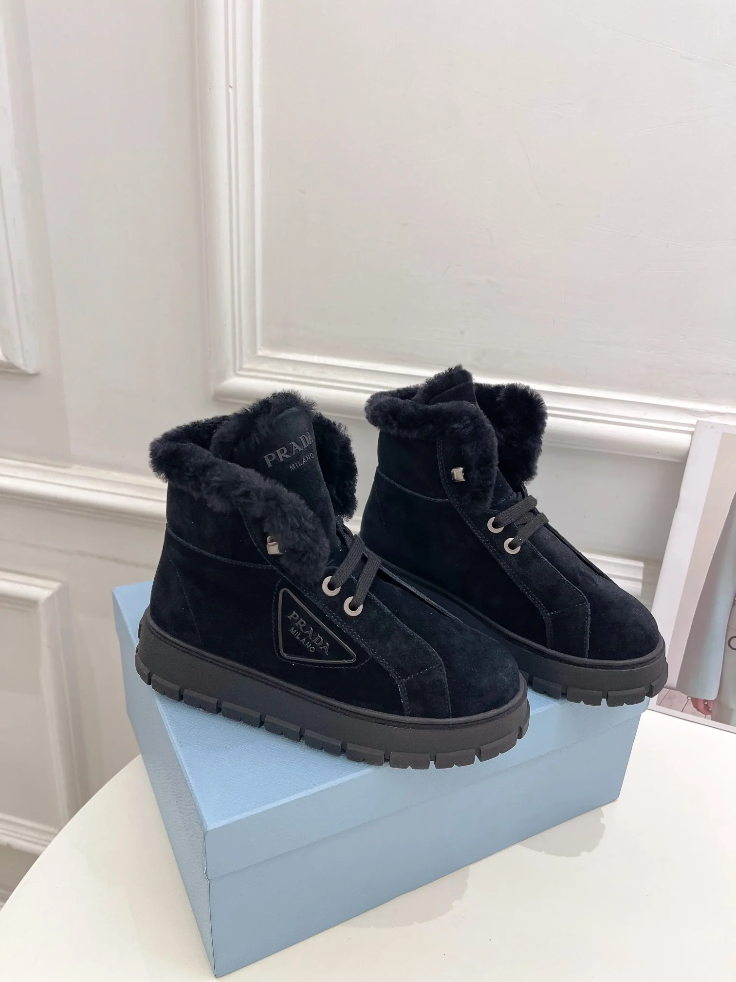 Prada в стиле подиума - Повседневные высокие шерстяные ботильоны - Черные