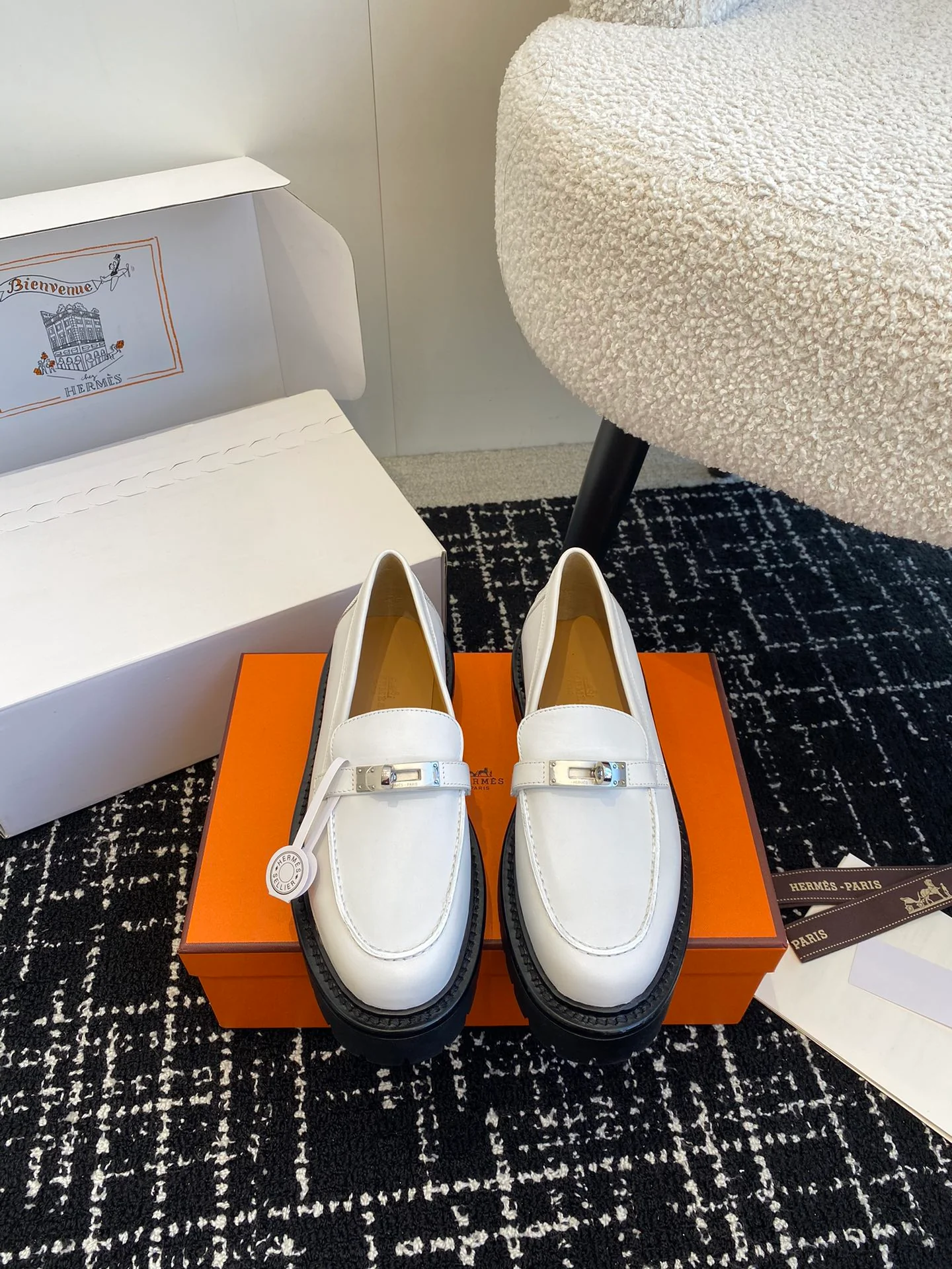 Лоферы Hermes Kelly Buckle 2024 — белые